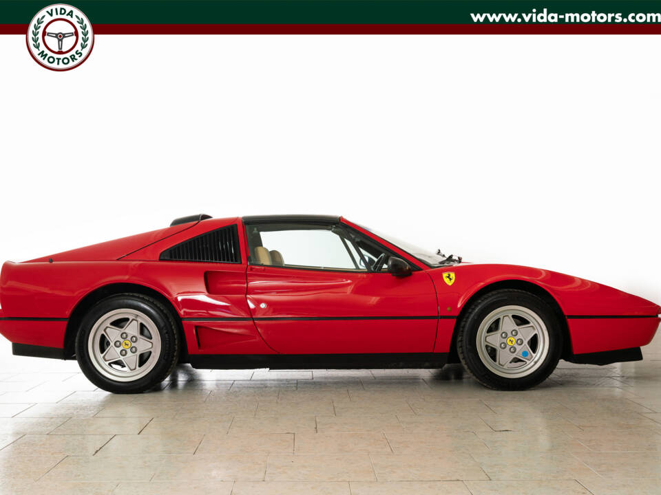 Image 4/29 of Ferrari 208 GTS Turbo (1983)