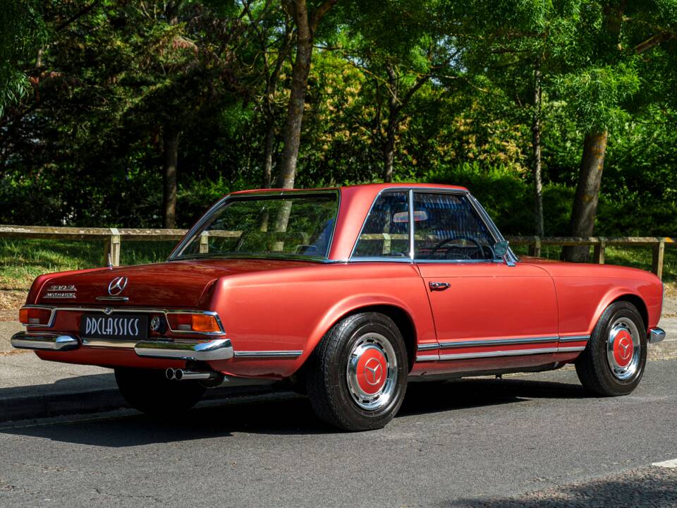Image 9/33 of Mercedes-Benz 280 SL (1970)