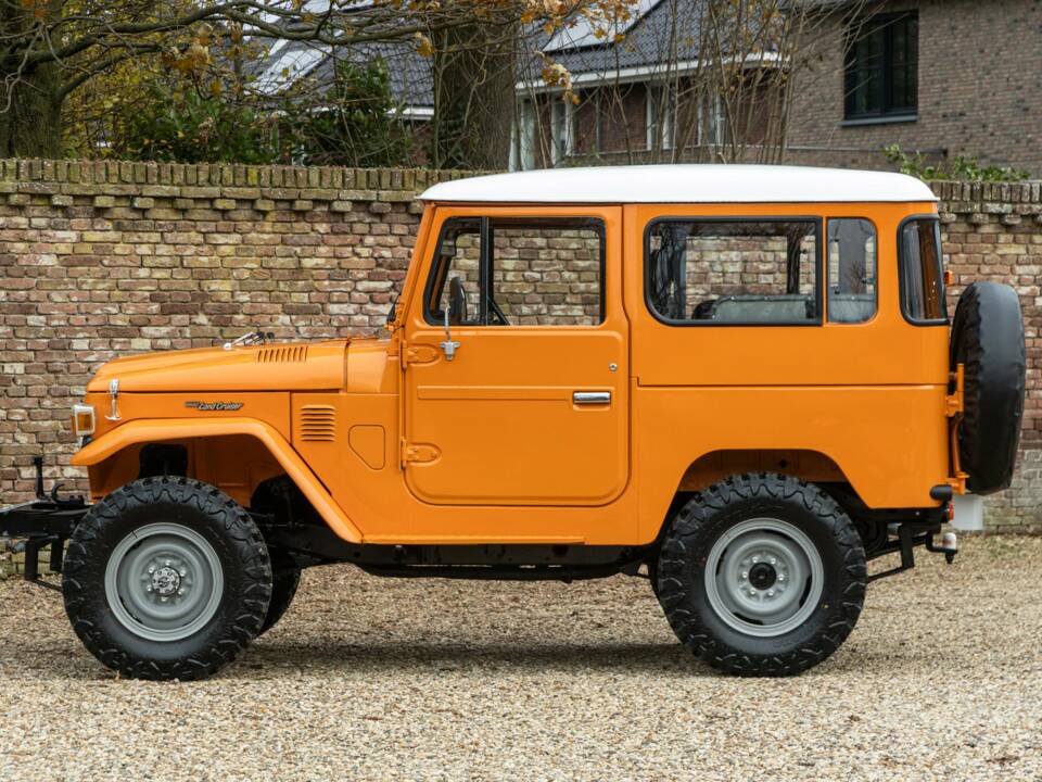 Image 28/50 of Toyota Land Cruiser FJ 40 (1980)