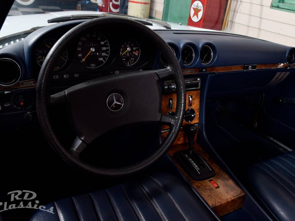 Image 22/26 of Mercedes-Benz 280 SL (1985)