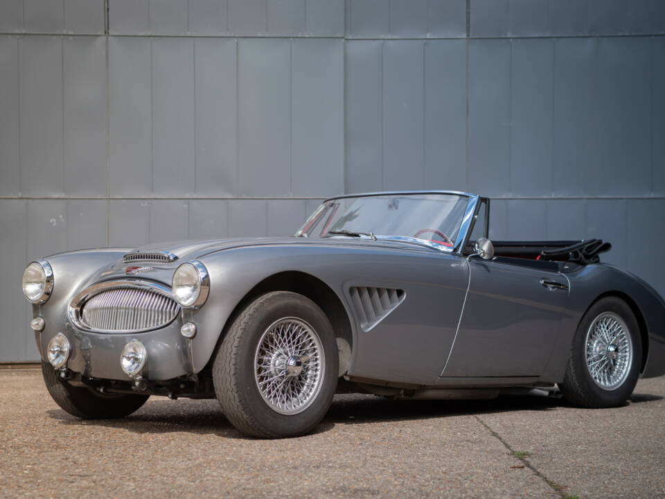 Imagen 4/29 de Austin-Healey 3000 Mk II (BJ7) (1963)