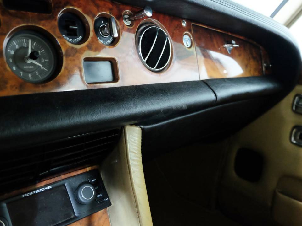 Image 13/19 de Bentley T 1 (1974)
