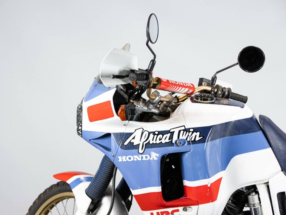 Bild 25/50 von Honda DUMMY (1989)