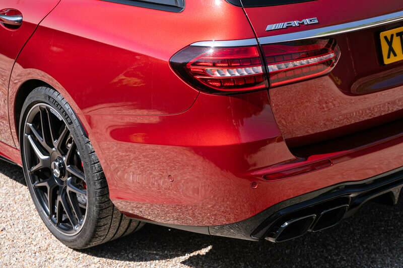 Image 35/45 de Mercedes-Benz AMG E 63 S 4MATIC+ T (2021)