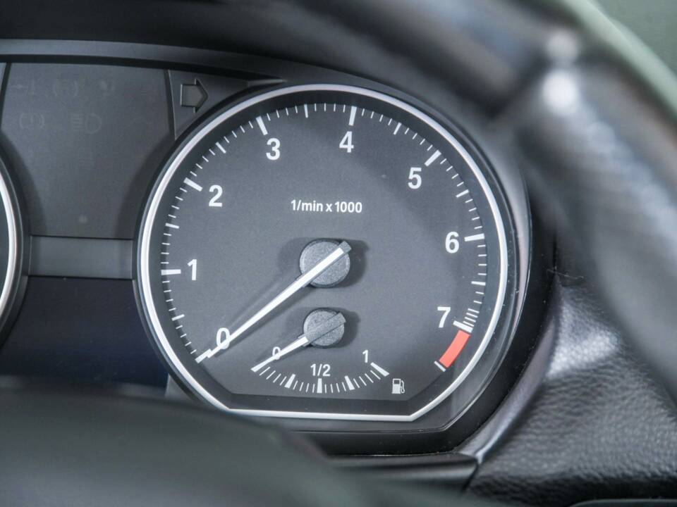 Immagine 29/50 di BMW 125i (2011)