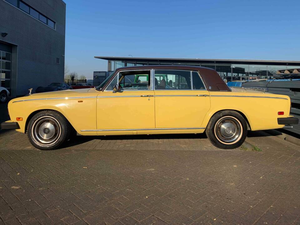 Image 4/8 of Rolls-Royce Silver Wraith II (1977)