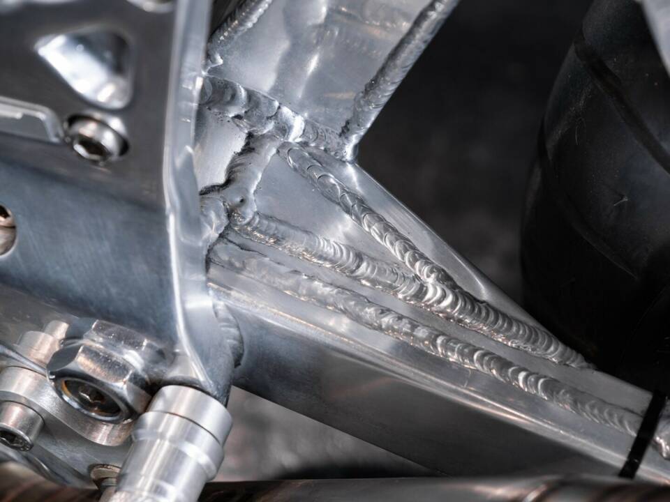 Bild 26/50 von Moto Guzzi DUMMY (1998)