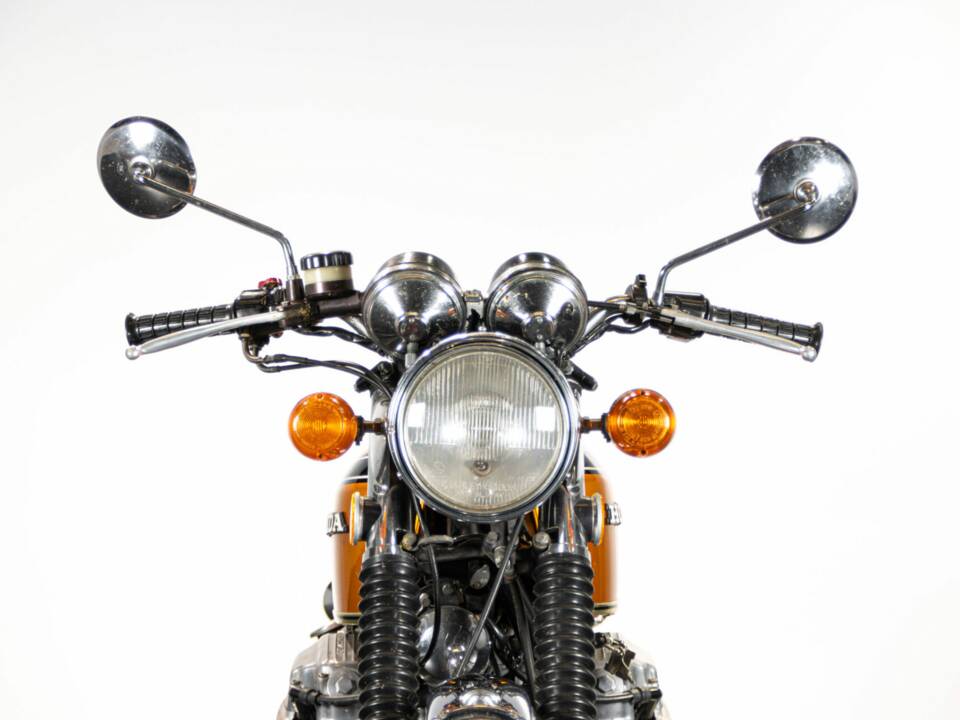 Image 32/50 of Honda CB 750 Four (1975)