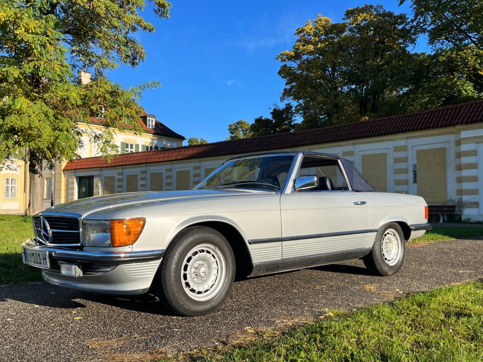 Bild 22/99 von Mercedes-Benz 280 SL (1984)