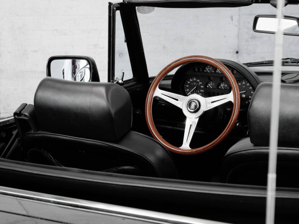 Bild 25/48 von Alfa Romeo 2.0 Spider (1993)