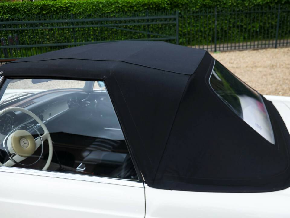 Image 9/50 de Mercedes-Benz 280 SL (1971)