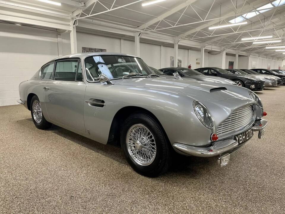 Bild 4/13 von Aston Martin DB 6 (1967)