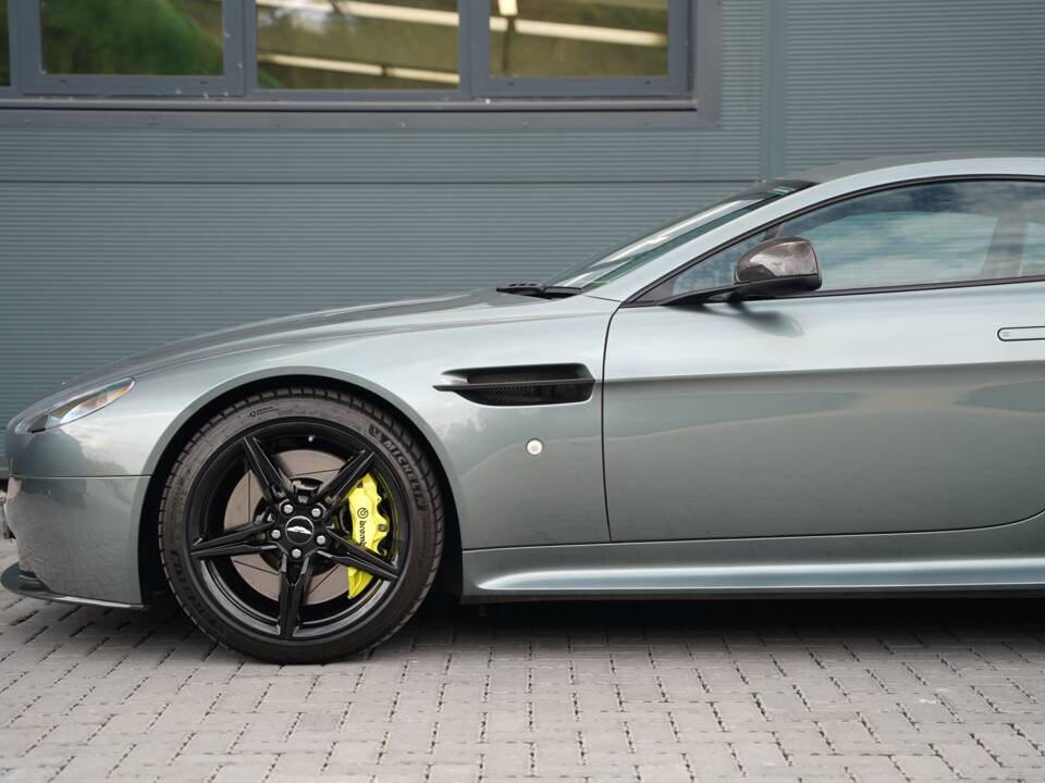 Bild 9/50 von Aston Martin V8 Vantage AMR (2018)