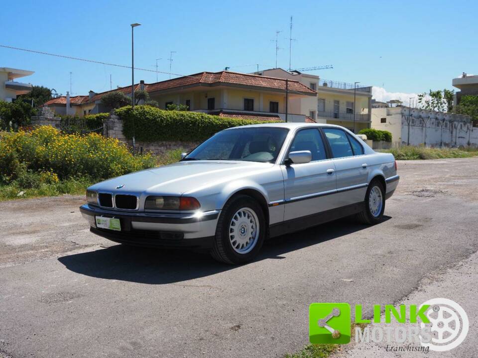 Immagine 1/10 di BMW 728i (1999)