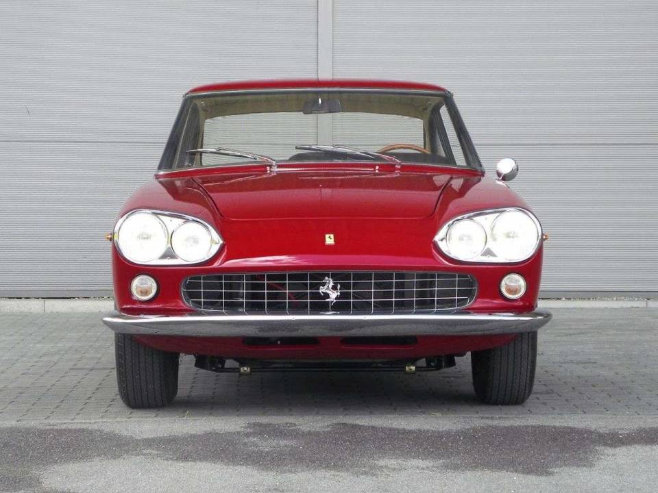 Bild 8/20 von Ferrari 330 GT 2+2 (1964)