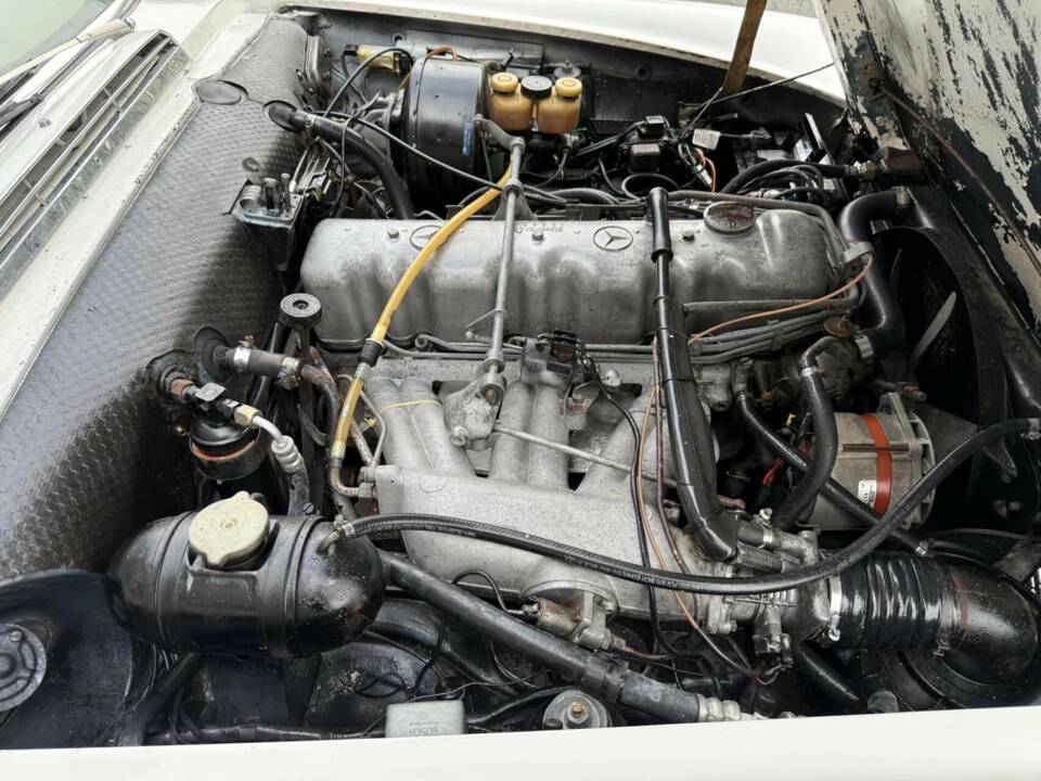 Image 44/50 of Mercedes-Benz 280 SL (1969)