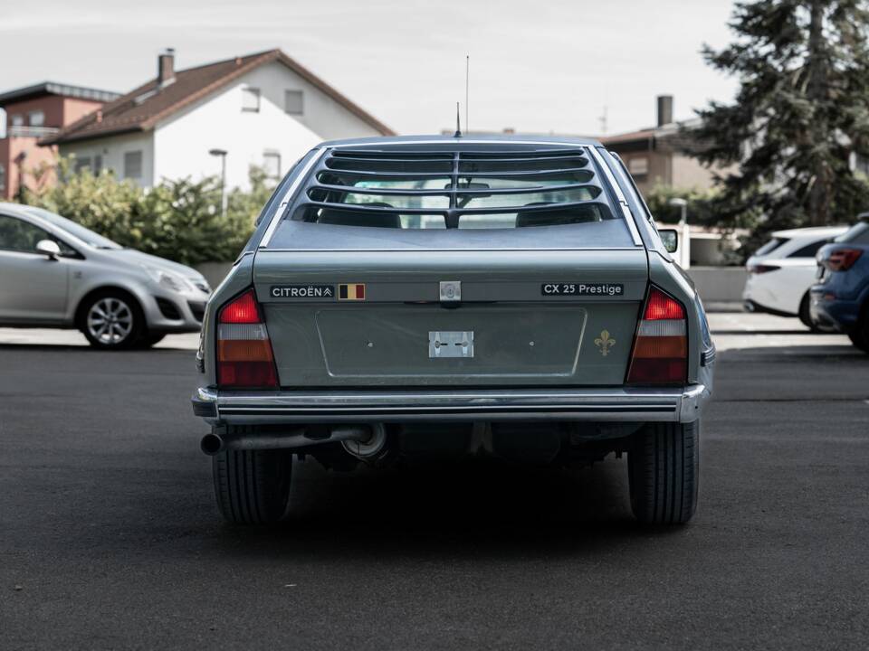Image 3/25 de Citroën CX 25 Prestige (1983)