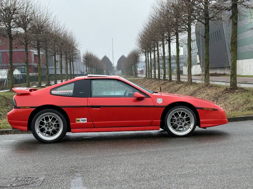 Image 25/31 de Pontiac Fiero GT (1987)