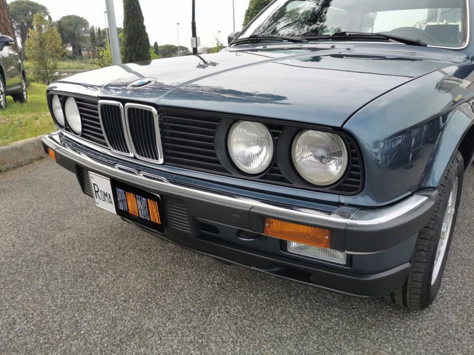 Image 44/44 of BMW 318i (1986)