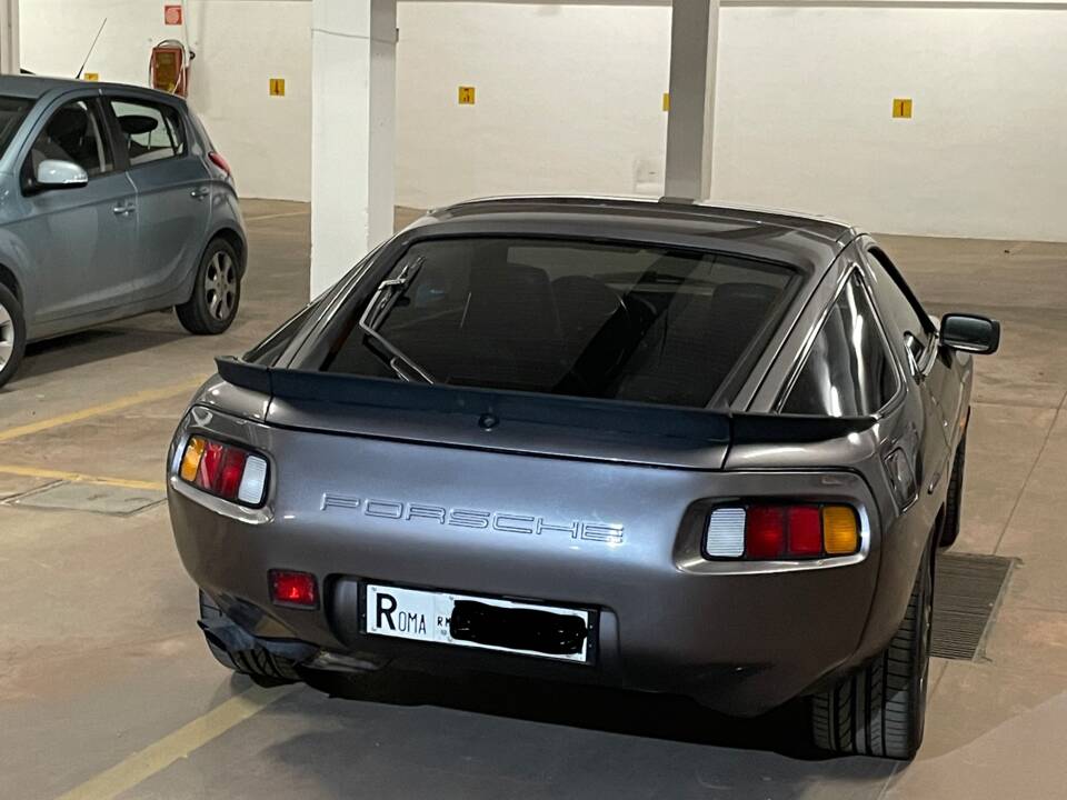 Image 7/16 of Porsche 928 S (1986)