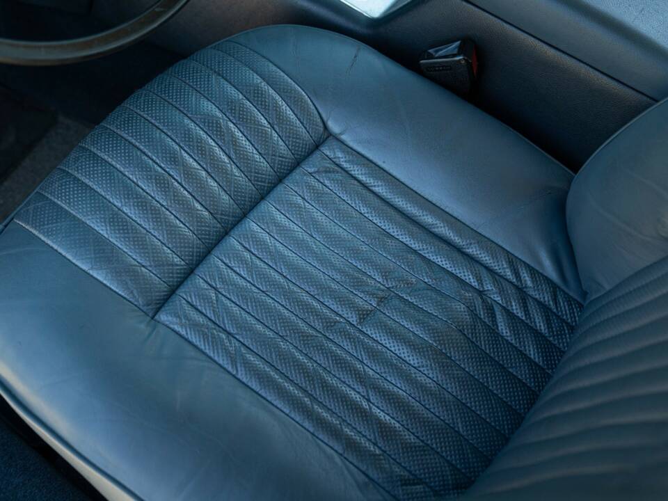 Image 45/50 of Jaguar XJ 6 4.2 (1970)