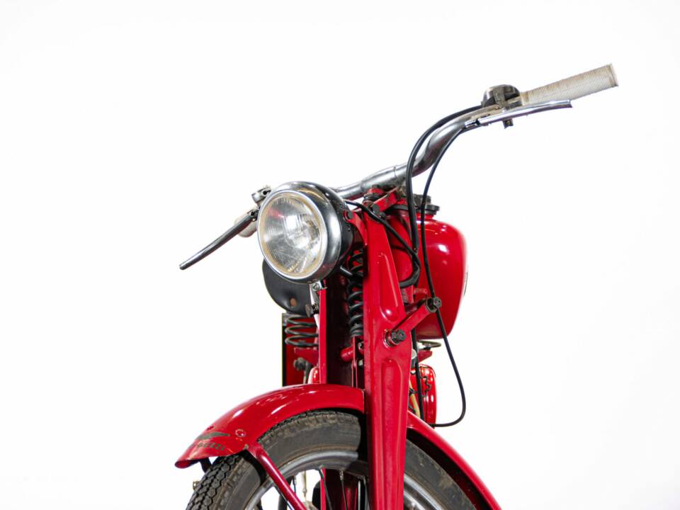 Immagine 21/50 di Moto Guzzi Motoleggera 65 (1951)