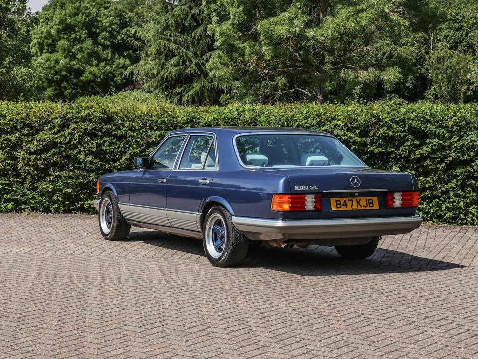 Immagine 7/44 di Mercedes-Benz 500 SE (1985)