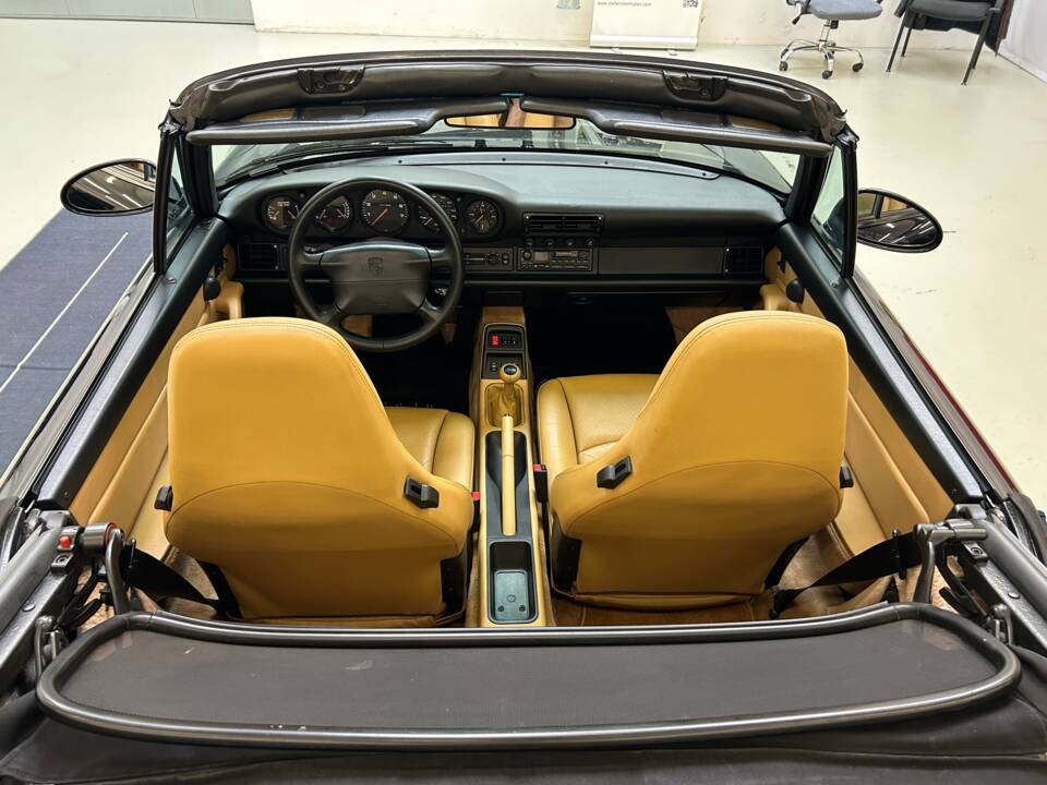 Afbeelding 13/39 van Porsche 911 Carrera (1995)