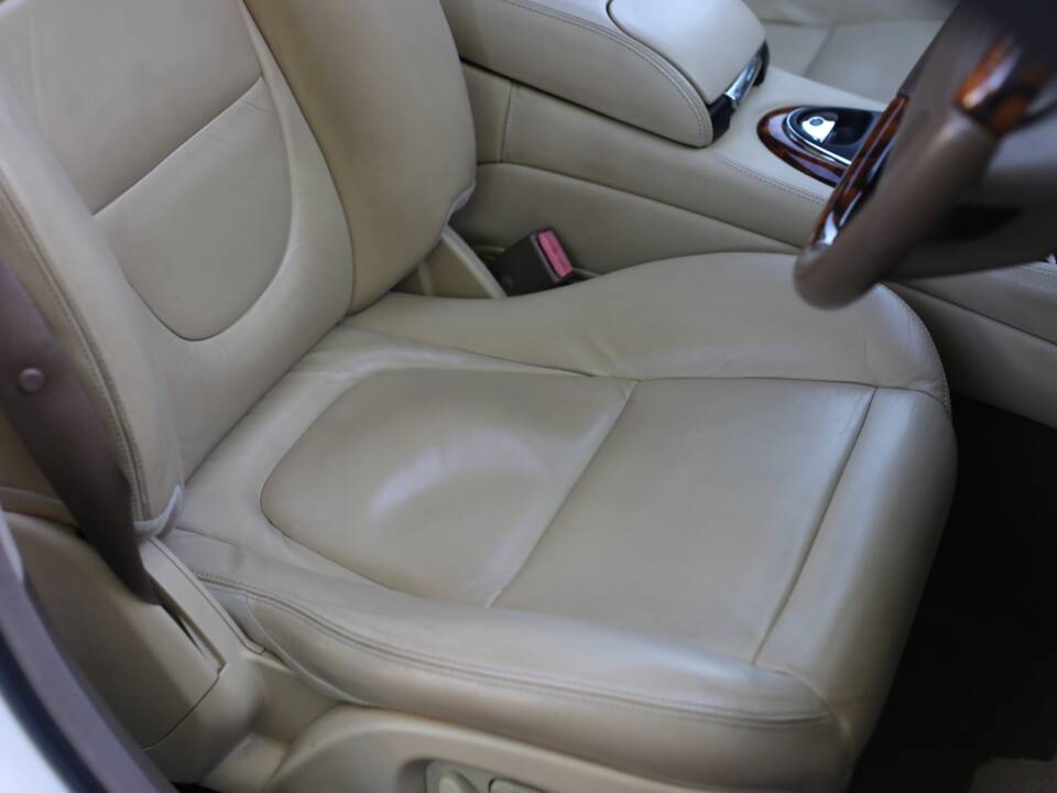 Imagen 57/77 de Jaguar XJ 8 4.2 (2005)