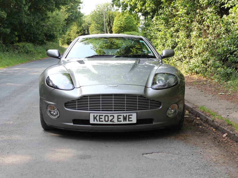 Bild 2/17 von Aston Martin V12 Vanquish (2002)