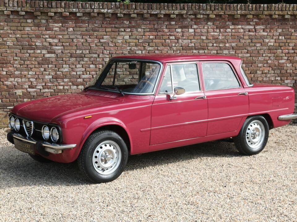 Bild 16/50 von Alfa Romeo Giulia Nuova Super 1300 (1975)
