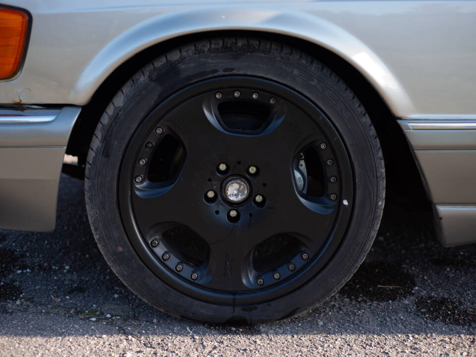Image 30/95 of Mercedes-Benz 560 SEC (1985)