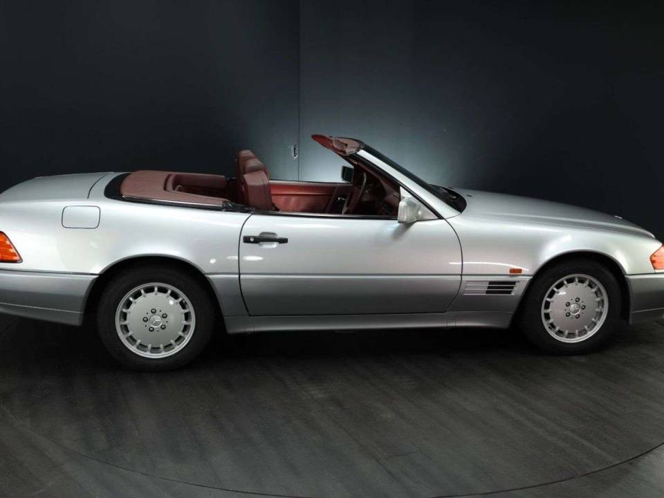 Imagen 7/30 de Mercedes-Benz 500 SL (1992)