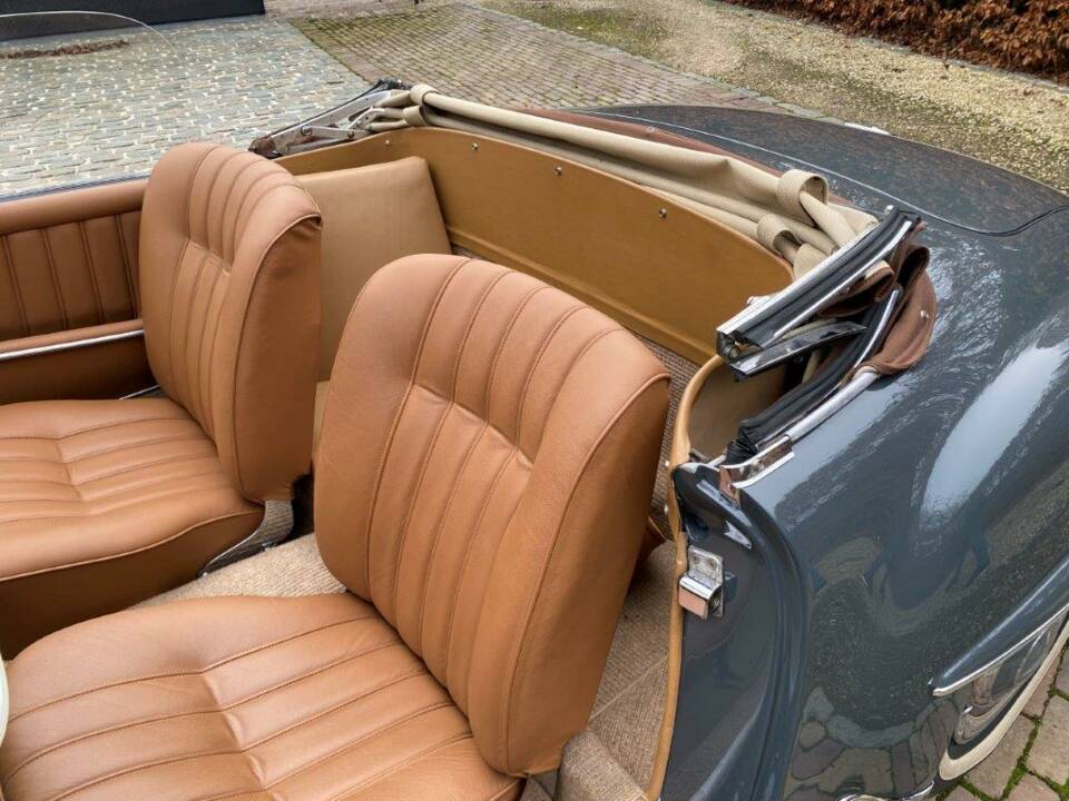 Image 15/52 de Mercedes-Benz 190 SL (1961)