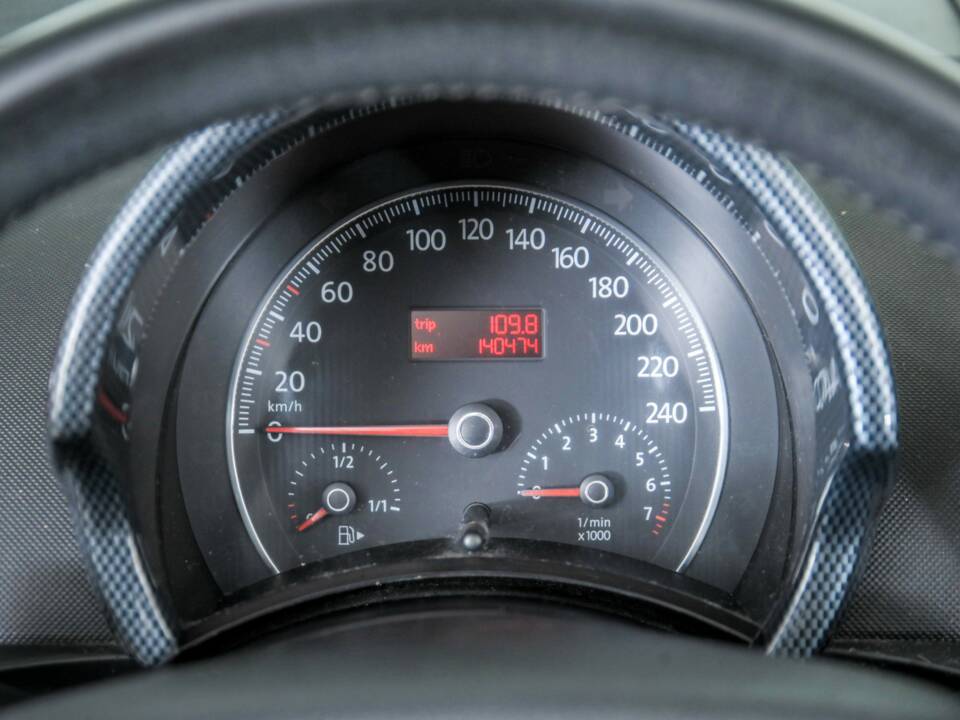 Image 19/50 de Volkswagen New Beetle 2.0 (2006)