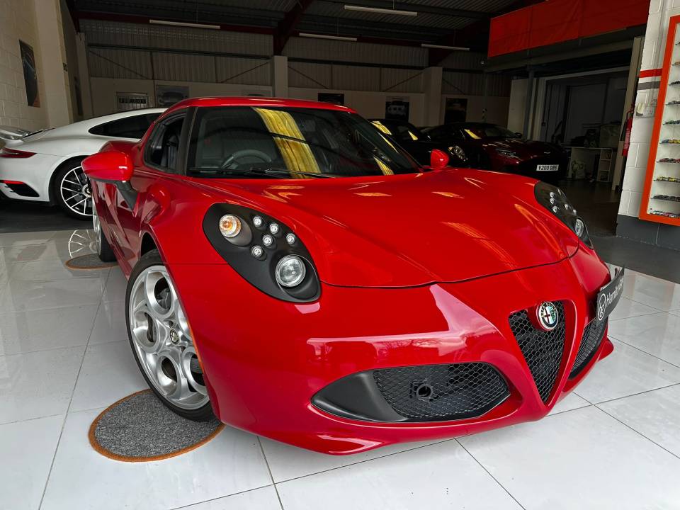 Image 2/40 de Alfa Romeo 4C (2016)