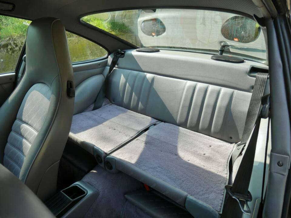 Immagine 22/31 di Porsche 911 Carrera 2 (1992)