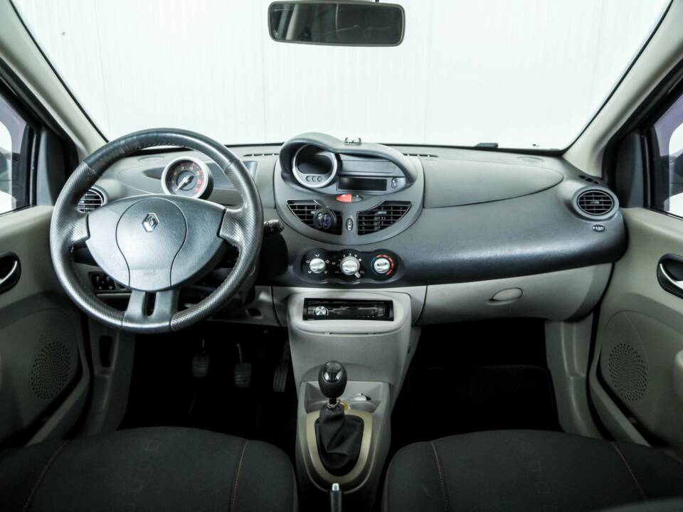Bild 7/41 von Renault Twingo 1.2 16V (2008)