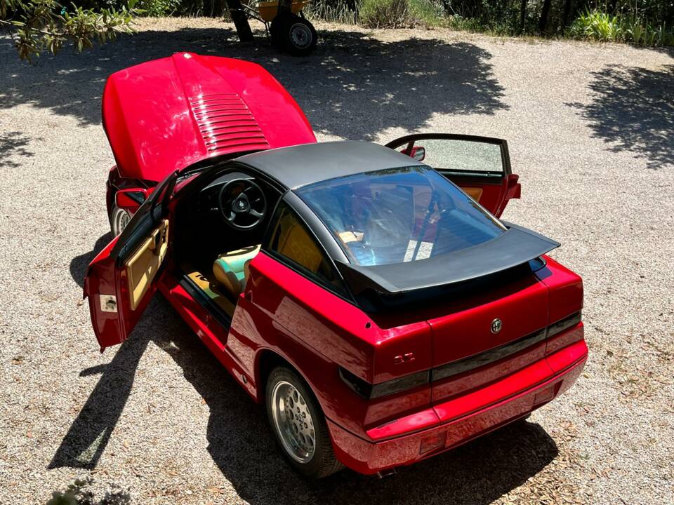 Image 4/22 de Alfa Romeo SZ (1990)