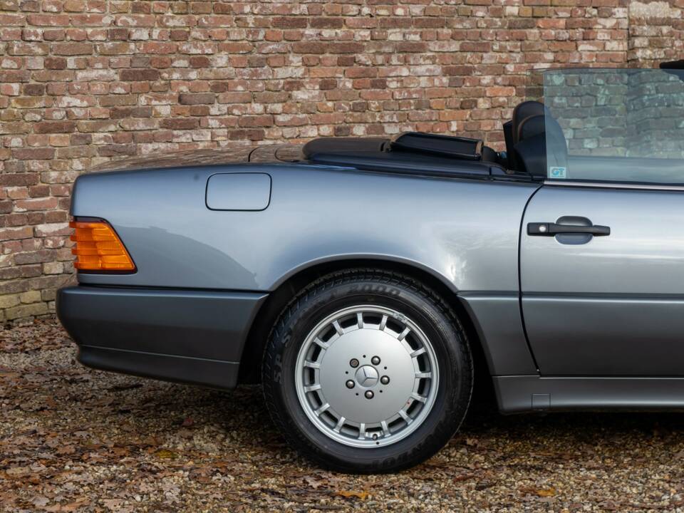 Image 43/50 of Mercedes-Benz 500 SL (1991)