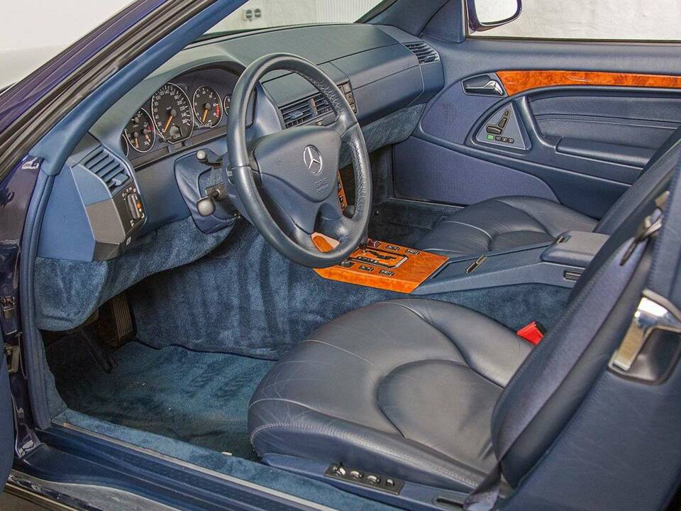 Afbeelding 30/36 van Mercedes-Benz SL 320 (2000)