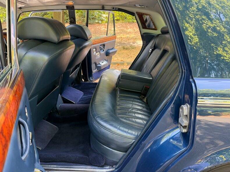 Bild 33/47 von Bentley T 2 (1977)