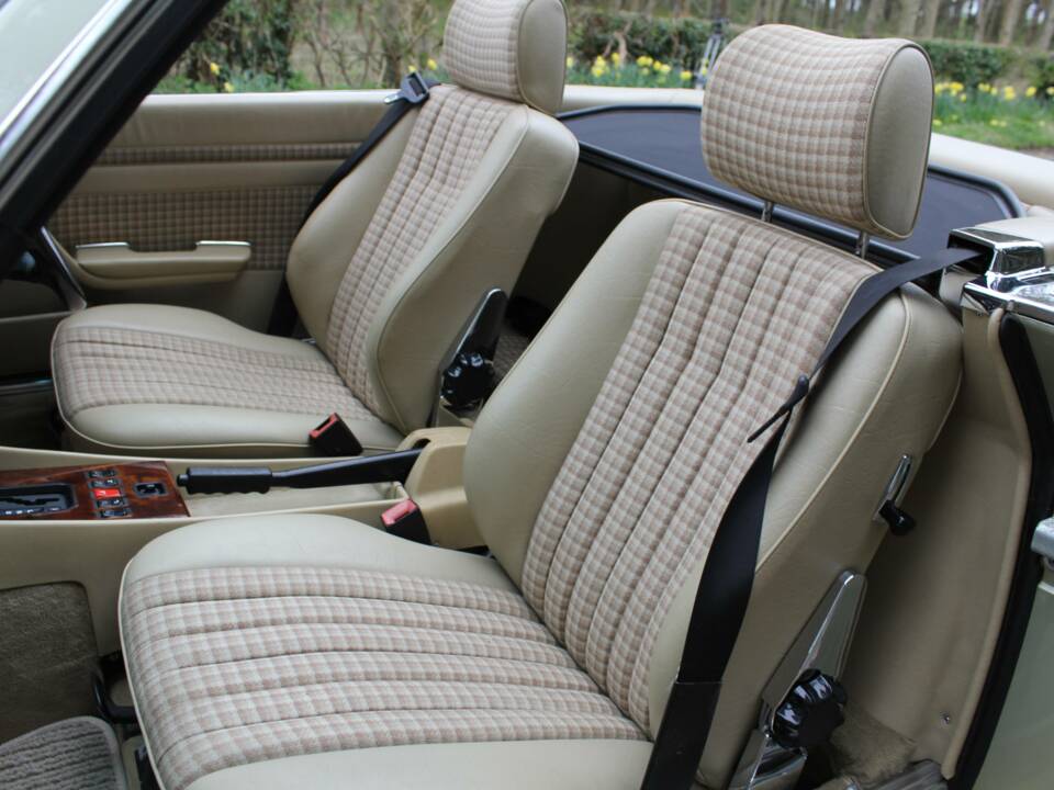 Image 13/18 of Mercedes-Benz 300 SL (1986)