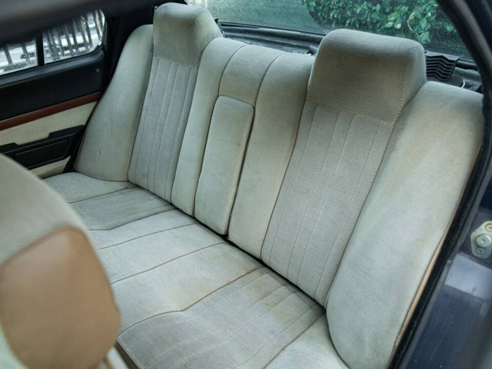 Image 15/39 de Alfa Romeo Alfetta 2.0 (1983)