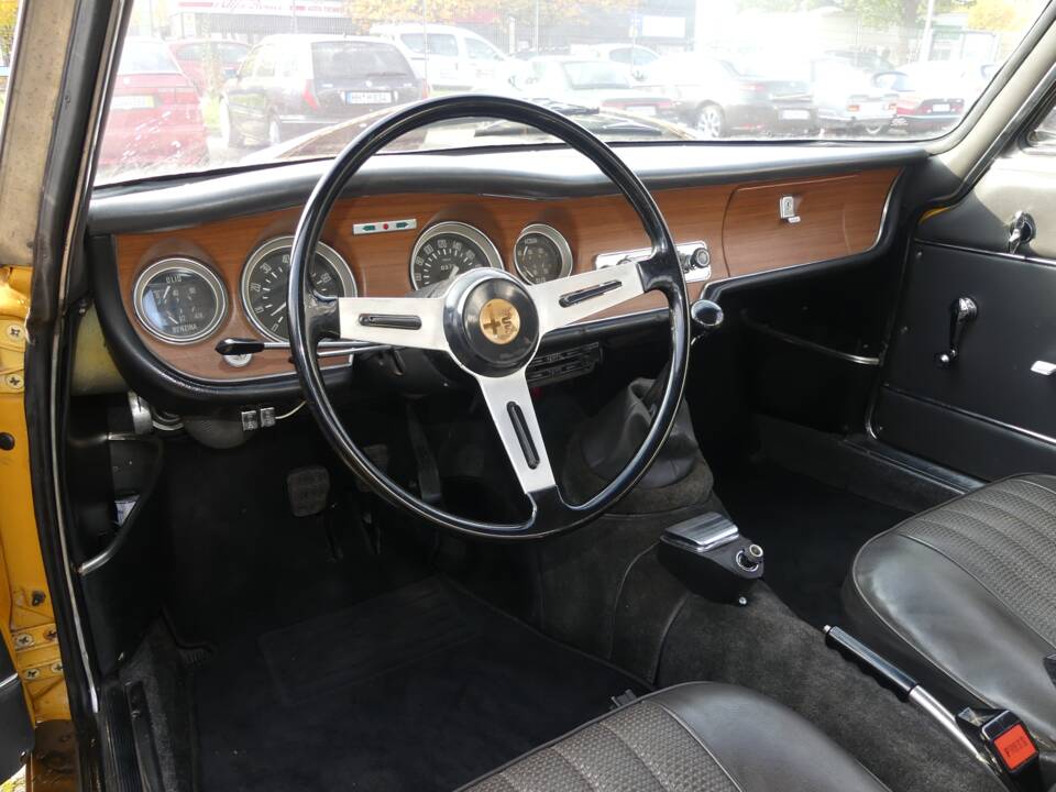 Image 12/24 de Alfa Romeo Giulia 1600 Sprint GT Veloce (1967)
