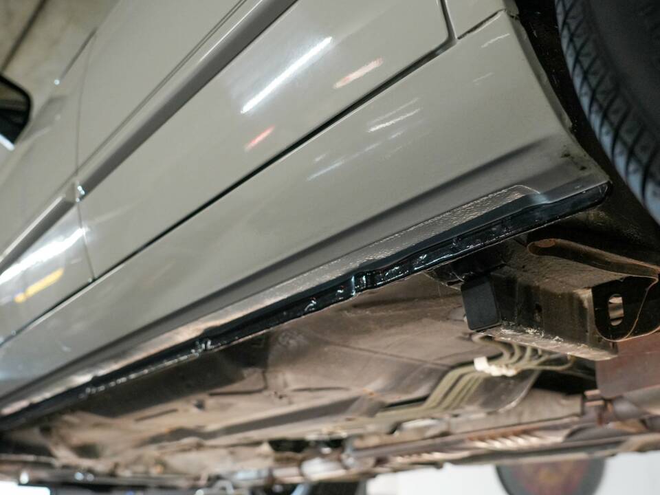 Image 48/50 of Jaguar XJR 4.0 (1995)