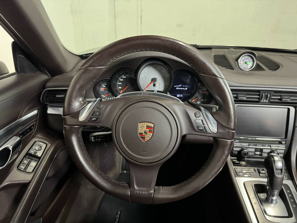 Image 17/50 de Porsche 911 Carrera S (2013)