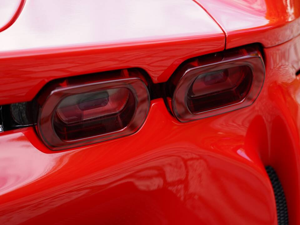 Image 11/14 of Ferrari SF90 Spider (2024)