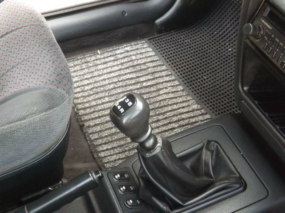 Bild 23/50 von Ford Escort 1.8 16v (1992)