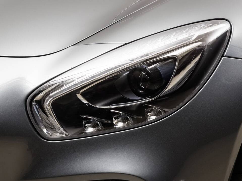 Image 25/29 of Mercedes-AMG GT-S (2015)